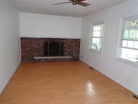215 E Grant, Macomb, IL 61455 photo 7