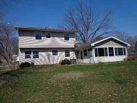 215 E Grant, Macomb, IL 61455 photo 3
