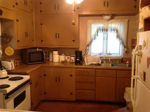1334 E Carroll St, Macomb, IL 61455 photo 3
