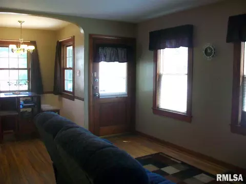 306 N 3rd, Canton, IL 61520 photo 4