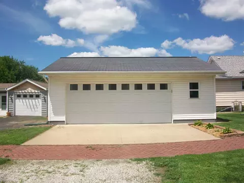 306 N 3rd, Canton, IL 61520 photo 27