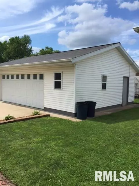 306 N 3rd, Canton, IL 61520 photo 28