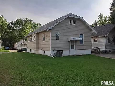 723 E Thrush Ave, Peoria, IL 61603 photo 4