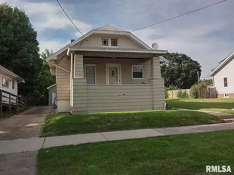 723 E Thrush Ave, Peoria, IL 61603 photo 1