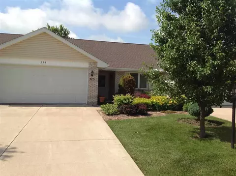 323 Pinecrest Dr, Macomb, IL 61455 photo 1