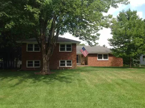 119 Doe Run, Macomb, IL 61455 photo 1