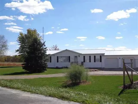 280 Emerson Rd, Macomb, IL 61455 photo 2