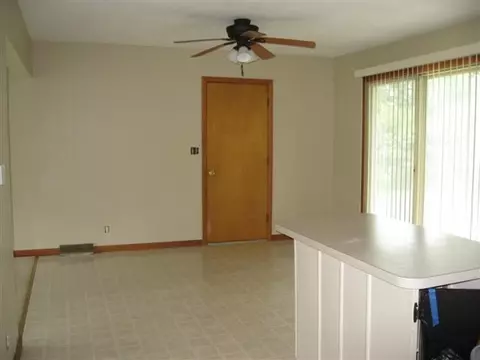 1124 Bobby Ave, Macomb, IL 61455 photo 8
