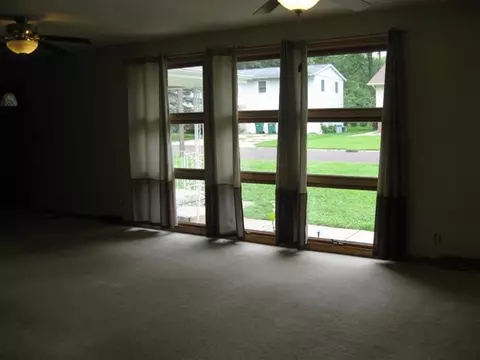 1124 Bobby Ave, Macomb, IL 61455 photo 3