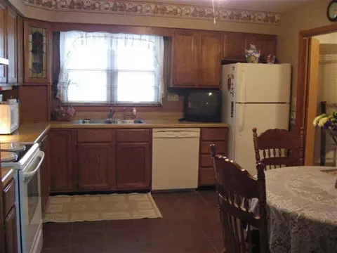 1106 Bobby Ave, Macomb, IL 61455 photo 5