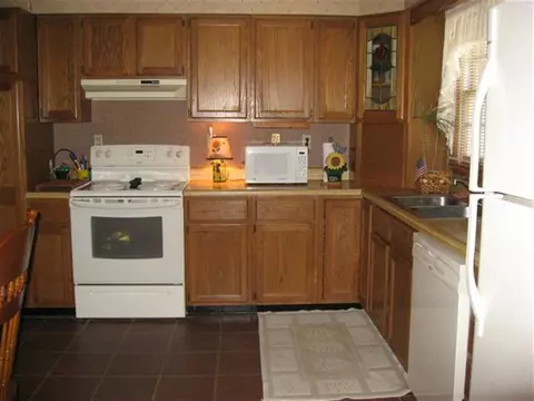 1106 Bobby Ave, Macomb, IL 61455 photo 4