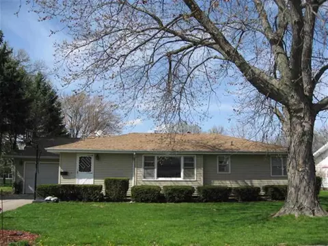 1106 Bobby Ave, Macomb, IL 61455 photo 2