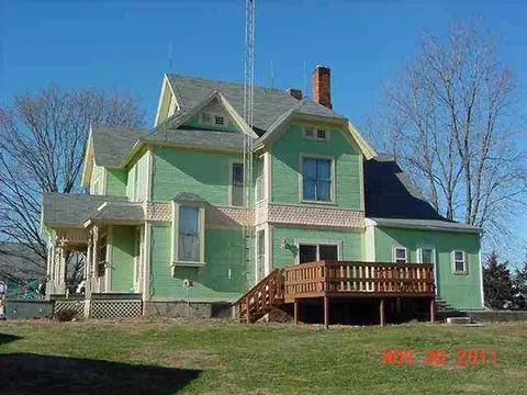 400 E Grove St, Table Grove, IL 61482 photo 2