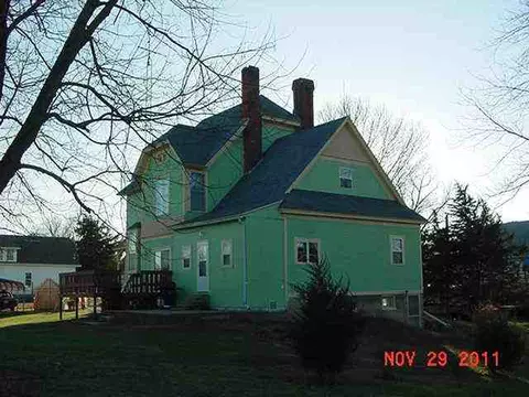 400 E Grove St, Table Grove, IL 61482 photo 3
