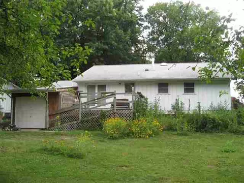 438 Summers Dr, Macomb, IL 61455 photo 4