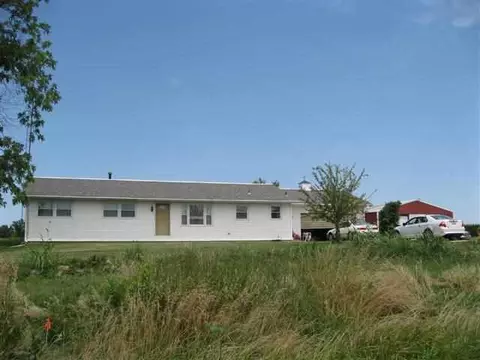 700 Beaumont Rd, Macomb, IL 61455 photo 2