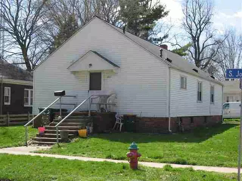 402 S Johnson St, Macomb, IL 61455 photo 1