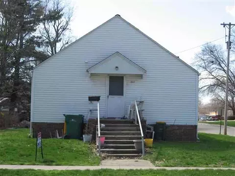 402 S Johnson St, Macomb, IL 61455 photo 4