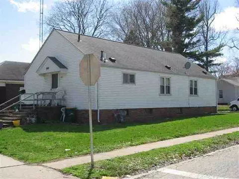 402 S Johnson St, Macomb, IL 61455 photo 3