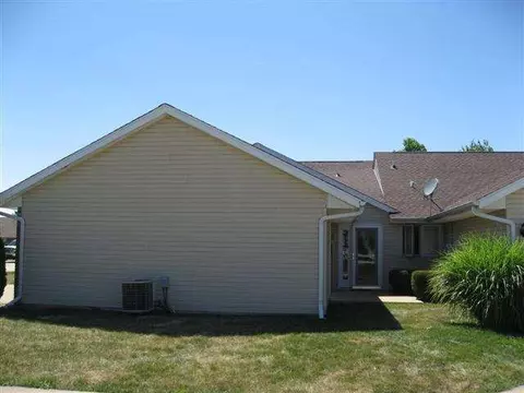 230 Scotch Pine Dr, Macomb, IL 61455 photo 3
