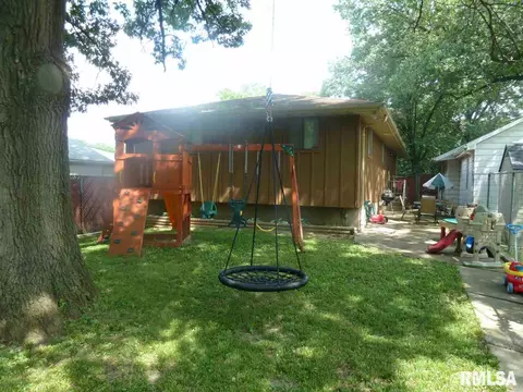 1908 E Knox, Peoria, IL 61614 photo 23