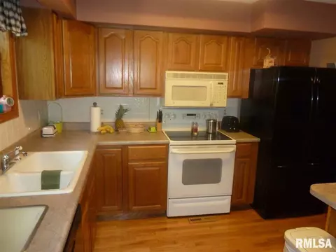 1908 E Knox, Peoria, IL 61614 photo 9
