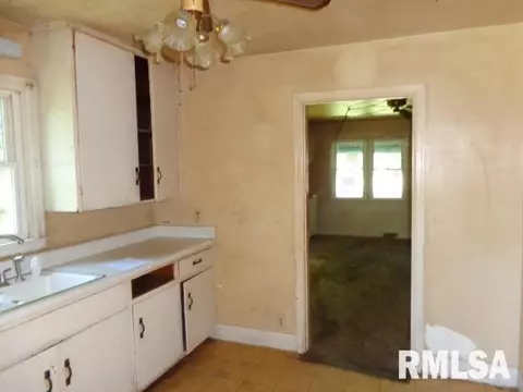 113 N 2nd St, Dunlap, IL 61525 photo 5