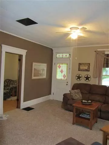 323 W Mcdonough St, Macomb, IL 61455 photo 9