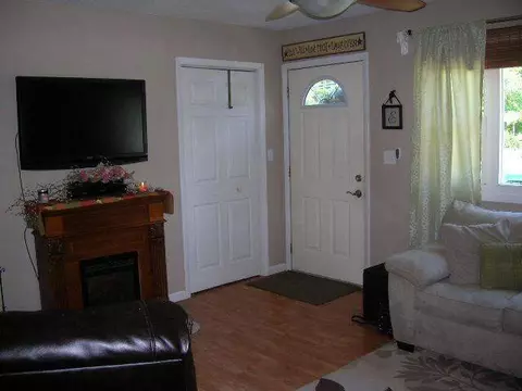 1021 E Ash St, Macomb, IL 61455 photo 2