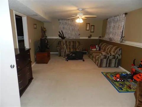 112 Doe Run, Macomb, IL 61455 photo 10