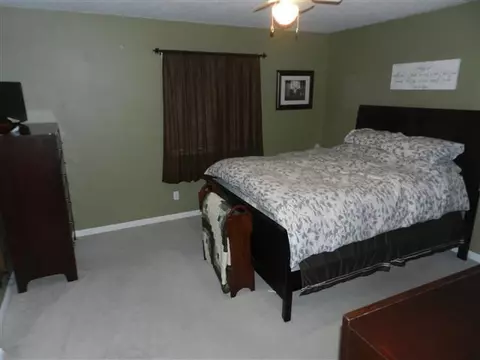 112 Doe Run, Macomb, IL 61455 photo 12