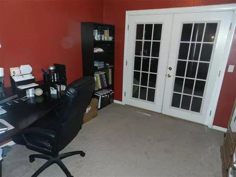 112 Doe Run, Macomb, IL 61455 photo 9