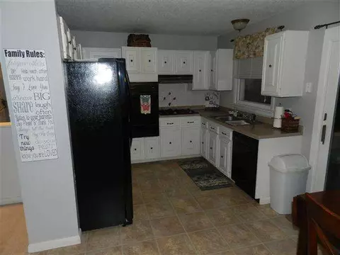 112 Doe Run, Macomb, IL 61455 photo 5