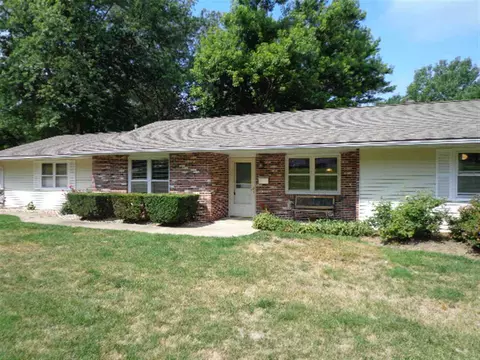 2 Hickory Bow, Macomb, IL 61455 photo 1
