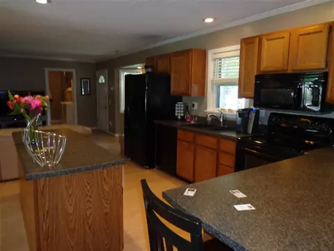 2 Hickory Bow, Macomb, IL 61455 photo 2