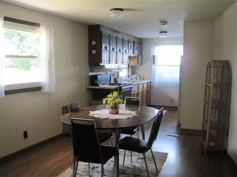 124 James Dr, Macomb, IL 61455 photo 3