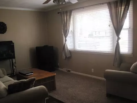 925 Jamie Ln, Macomb, IL 61455 photo 3
