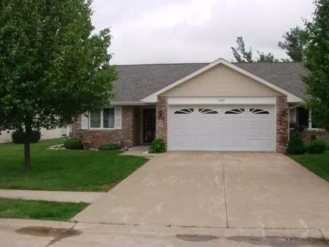 320 Pinecrest Dr, Macomb, IL 61455 photo 1