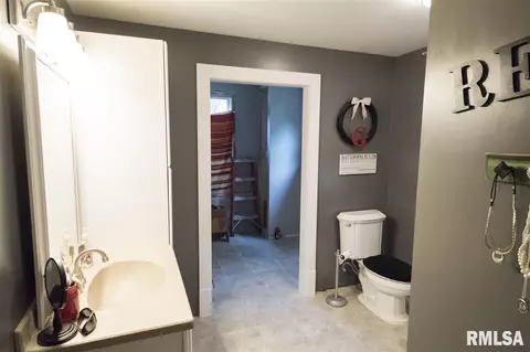 401 N Callender, Eureka, IL 61530 photo 22