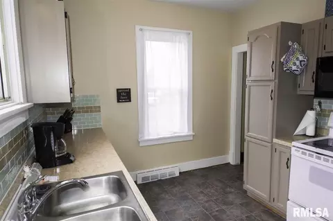 401 N Callender, Eureka, IL 61530 photo 17