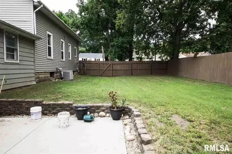 401 N Callender, Eureka, IL 61530 photo 33