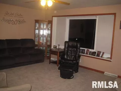 1004 Hampton Rd, Washington, IL 61571 photo 4