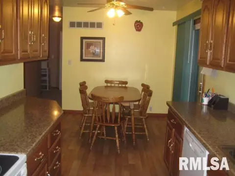 1004 Hampton Rd, Washington, IL 61571 photo 3