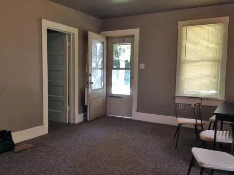 821 Carey Ave, Macomb, IL 61455 photo 4