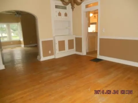 106 S A St, La Harpe, IL 61450 photo 5