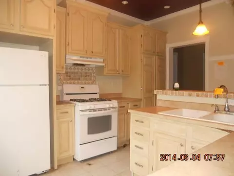 106 S A St, La Harpe, IL 61450 photo 2