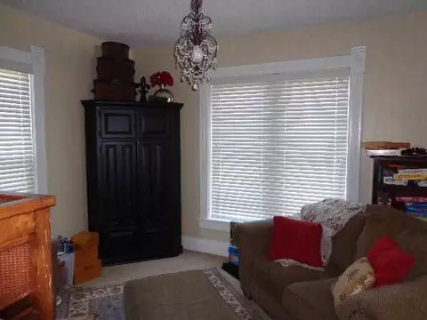 638 N Madison, Macomb, IL 61455 photo 5