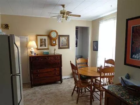 326 S Johnson St, Macomb, IL 61455 photo 8