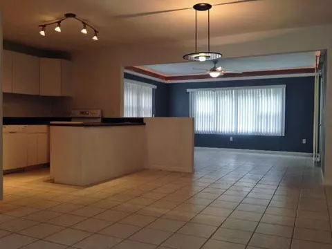 435 Summers Dr, Macomb, IL 61455 photo 4