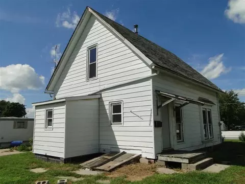 107 E Hickory, Industry, IL 61440 photo 5